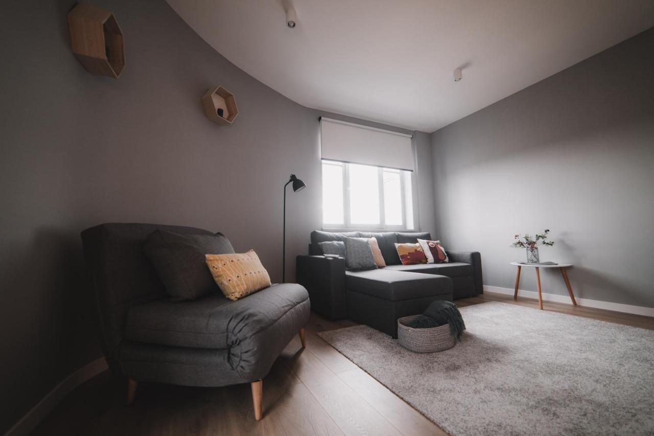 Apart-Hotel Kostjukowski Apartments Nizhynska 17 Lviv Buitenkant foto