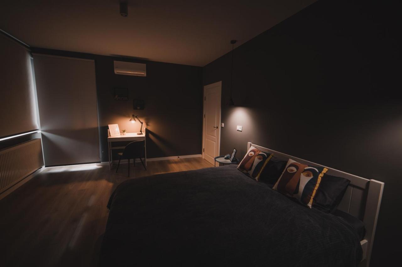 Apart-Hotel Kostjukowski Apartments Nizhynska 17 Lviv Buitenkant foto
