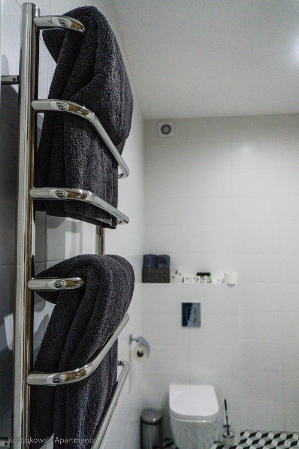 Apart-Hotel Kostjukowski Apartments Nizhynska 17 Lviv Buitenkant foto