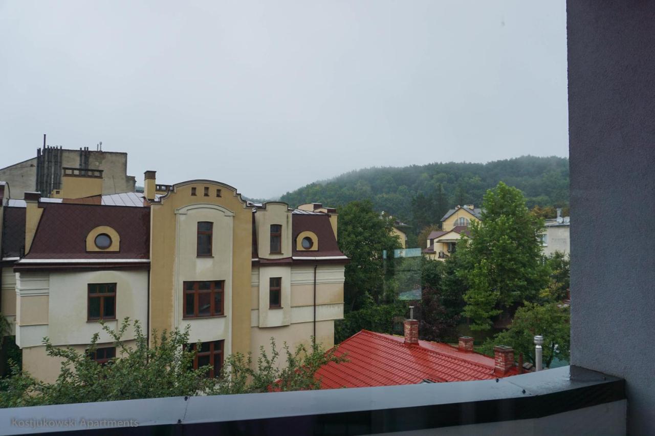 Apart-Hotel Kostjukowski Apartments Nizhynska 17 Lviv Buitenkant foto