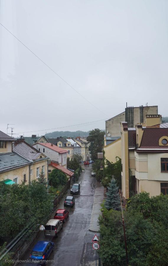 Apart-Hotel Kostjukowski Apartments Nizhynska 17 Lviv Buitenkant foto