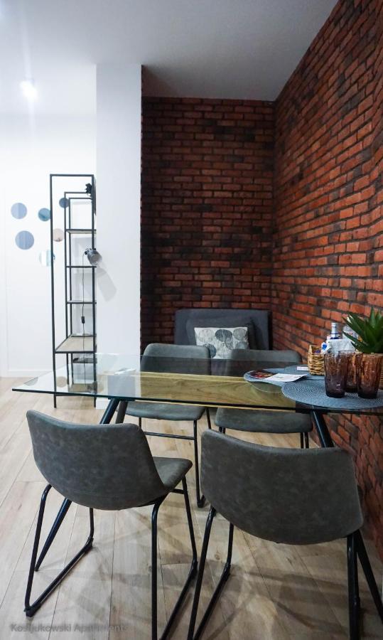 Apart-Hotel Kostjukowski Apartments Nizhynska 17 Lviv Buitenkant foto