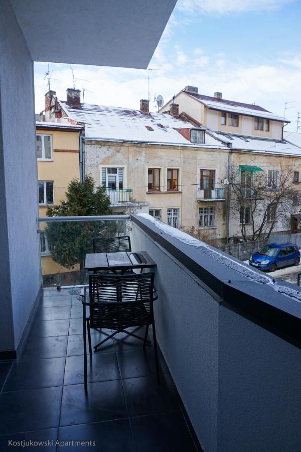 Apart-Hotel Kostjukowski Apartments Nizhynska 17 Lviv Buitenkant foto